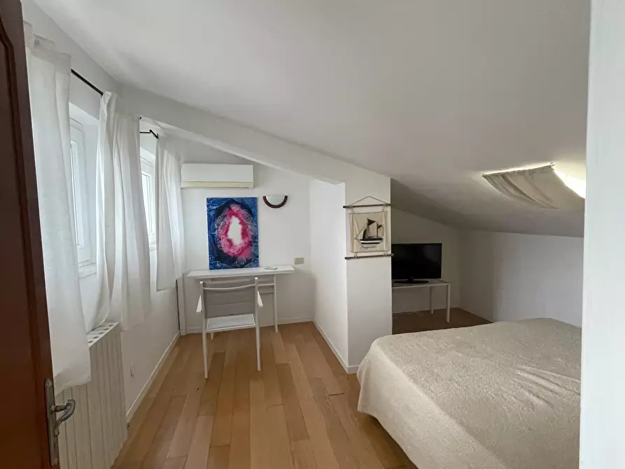Immagine 19 di Villa in vendita  in Via Ischia a Numana