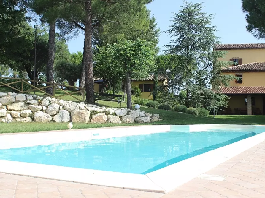 Immagine 2 di Villa in vendita  in VIA CHIARAVALLESE a Osimo