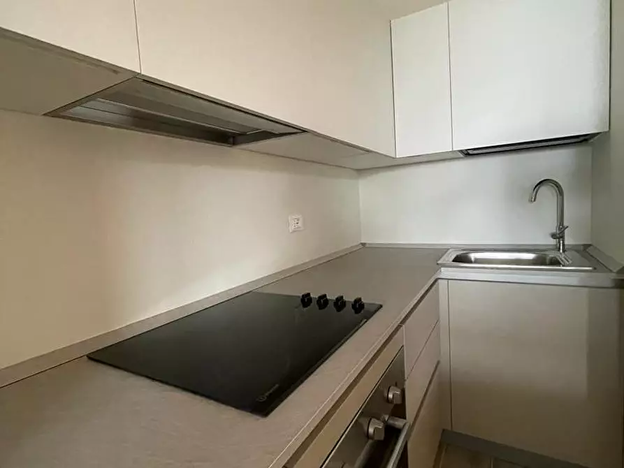 Immagine 21 di Bilocale in vendita  in Via Claudio Salmoni a Ancona