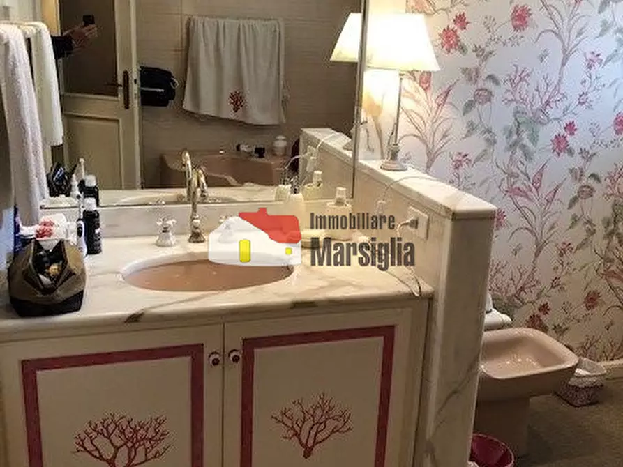 Immagine 23 di Pentalocale in vendita  in Via Nuvoloni 73 a San Remo