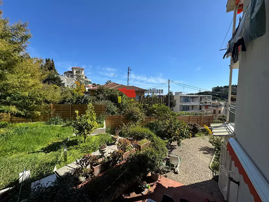 Immagine 4 di Trilocale in vendita  in Corso degli Inglesi 533 a San Remo