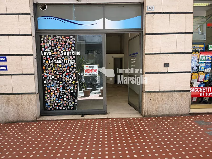 Immagine 1 di Locale commerciale in vendita  in CORSO FRANCIA 40 a San Remo
