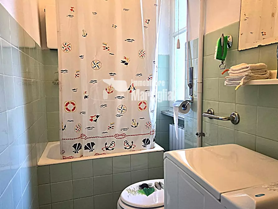 Immagine 15 di Quadrilocale in vendita  in Corso degli Inglesi 700 a San Remo