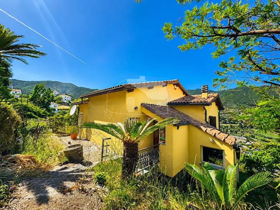 Immagine 2 di Casa indipendente in vendita  in Strada San Bartolomeo 300 a San Remo