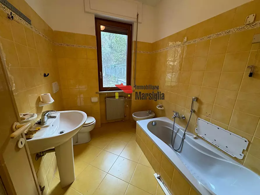 Immagine 19 di Trilocale in vendita  in Strada Bonmoschetto 8 a San Remo