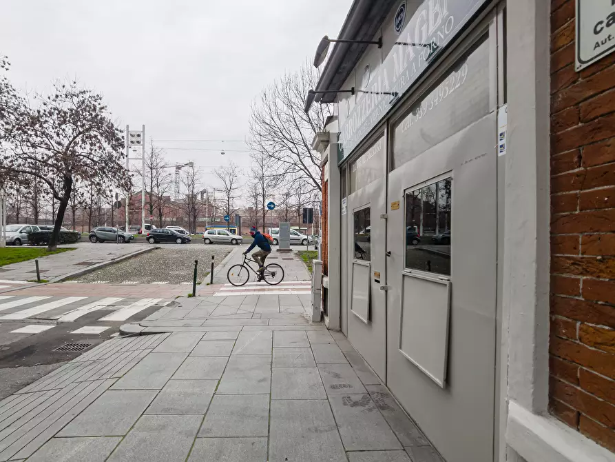 Immagine 15 di Laboratorio in vendita  in Via Magenta a Torino