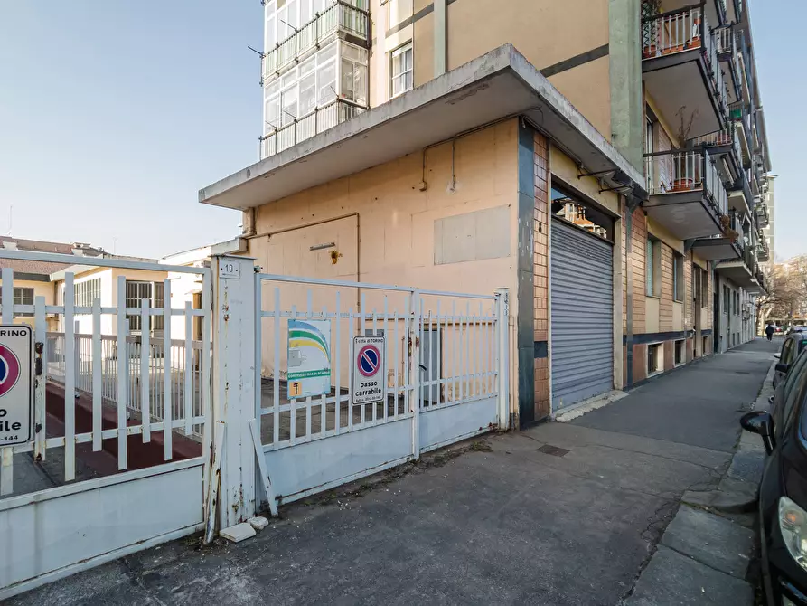 Immagine 19 di Locale commerciale in vendita  in Via Giorgio Bellono a Torino