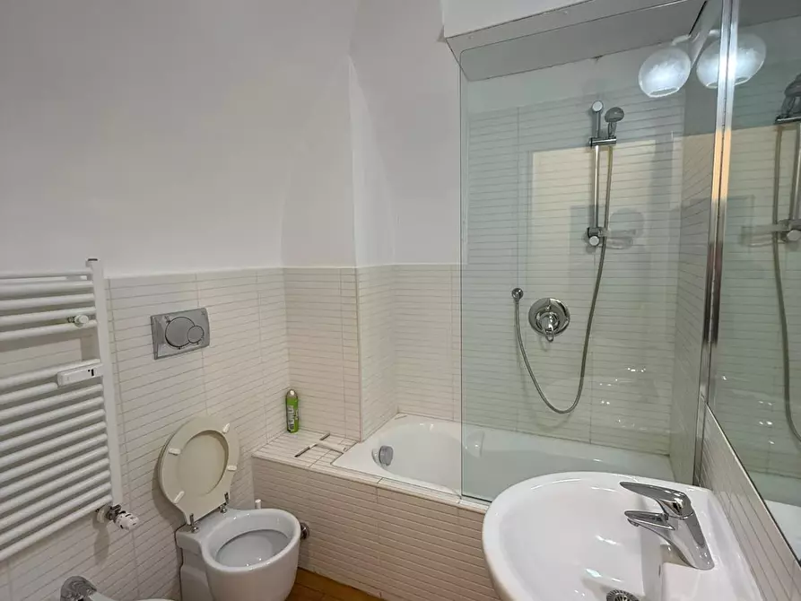 Immagine 11 di Bilocale in vendita  in Via Santa Maria a Torino