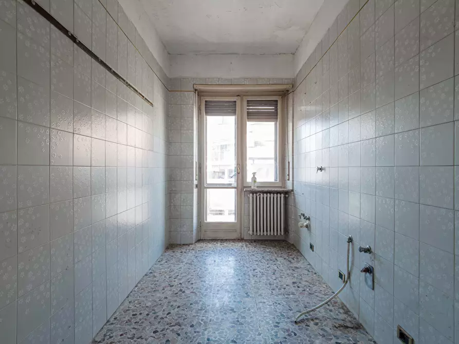 Immagine 11 di Trilocale in vendita  in Via Verolengo a Torino