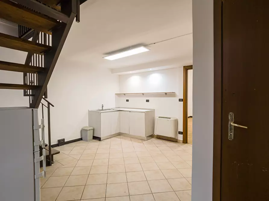 Immagine 9 di Loft/Open space in vendita  in Via Santa Chiara a Torino