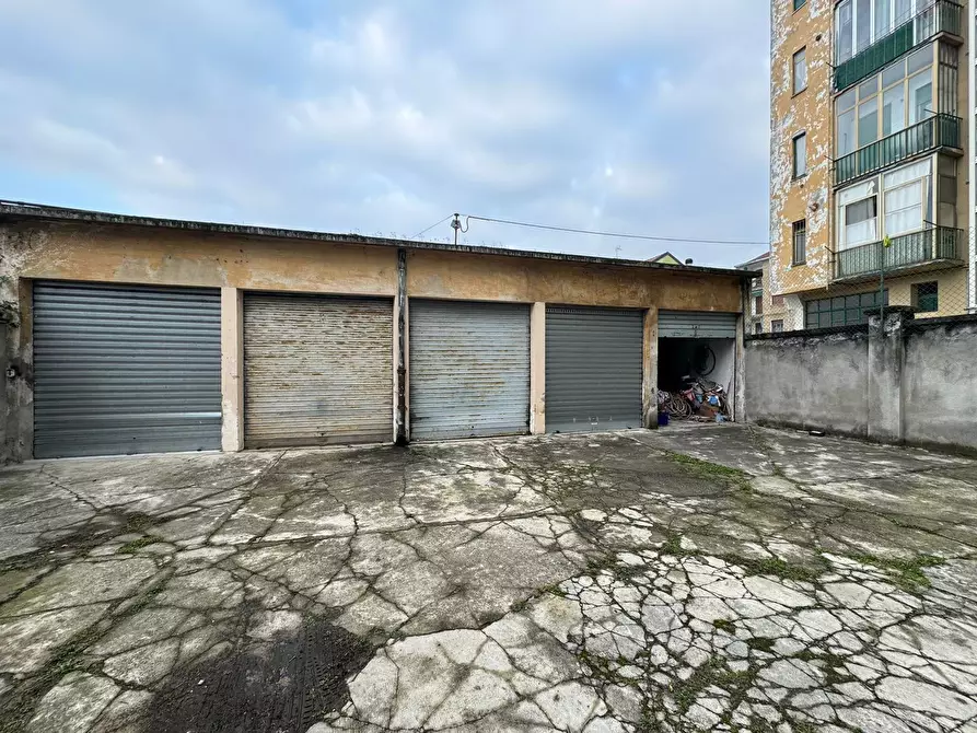 Immagine 1 di Garage in vendita  in Via Candiolo a Torino