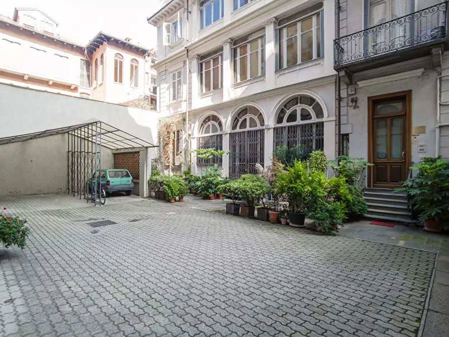 Immagine 26 di Ufficio in vendita  in Corso Re Umberto a Torino
