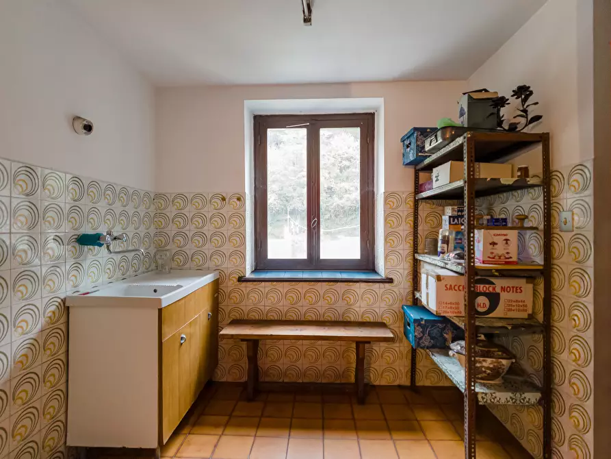 Immagine 29 di Palazzo in vendita  in Via Losa a Pessinetto