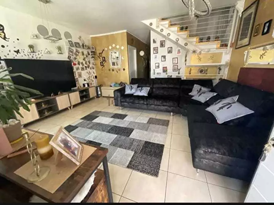 Immagine 10 di Villetta a schiera in vendita  a Livorno