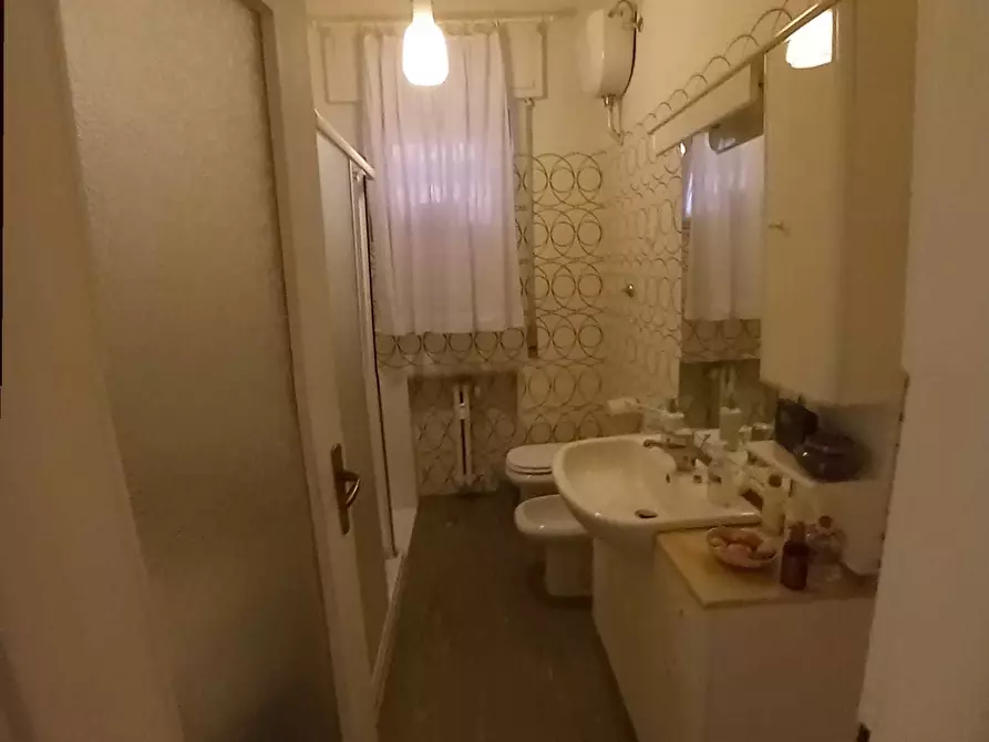 Immagine 8 di Pentalocale in vendita  a Livorno