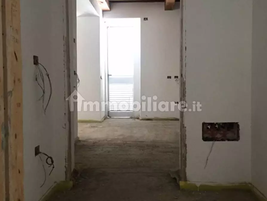 Immagine 13 di Trilocale in vendita  a Livorno