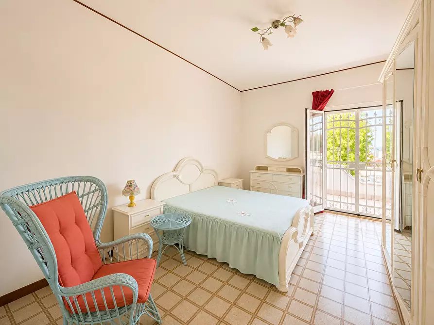 Immagine 5 di Casa indipendente in vendita  in Piazza Salvo D'Acquisto 9 a Anzio