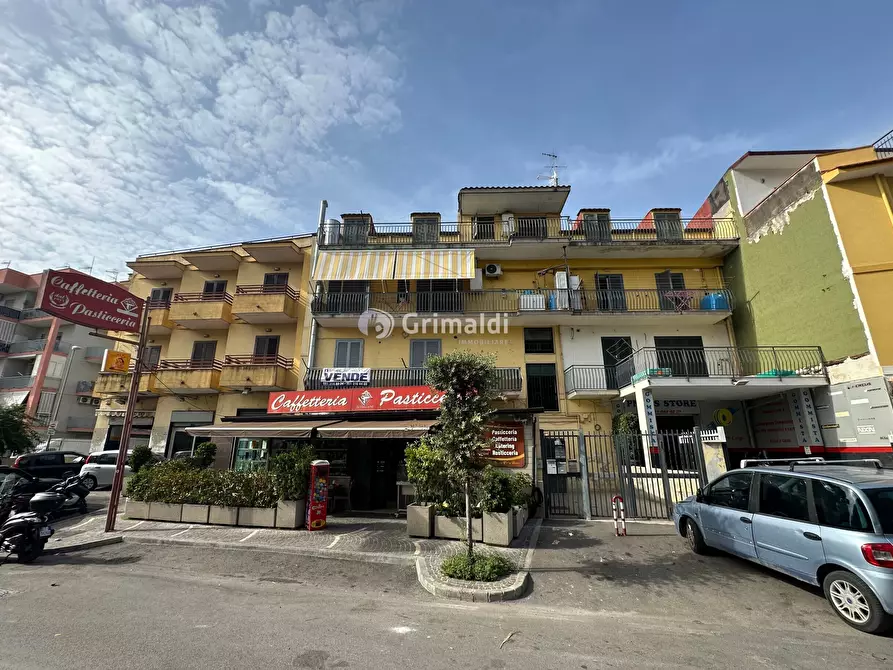Immagine 10 di Trilocale in vendita  in Via Nazionale delle Puglie 27 a Casalnuovo Di Napoli