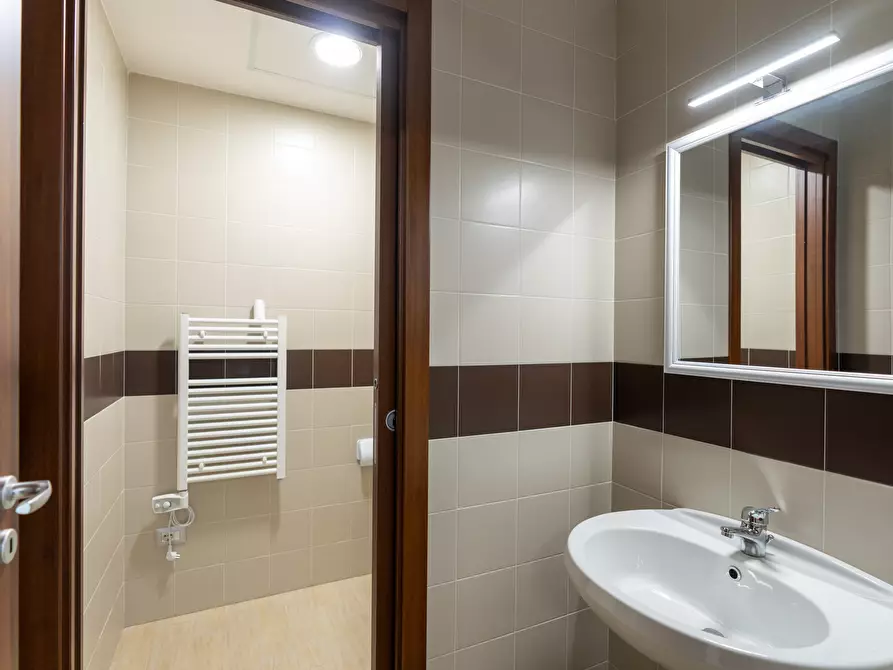 Immagine 22 di Ufficio in vendita  in Via Colonnello Archimede Costadura 2C a Lecce