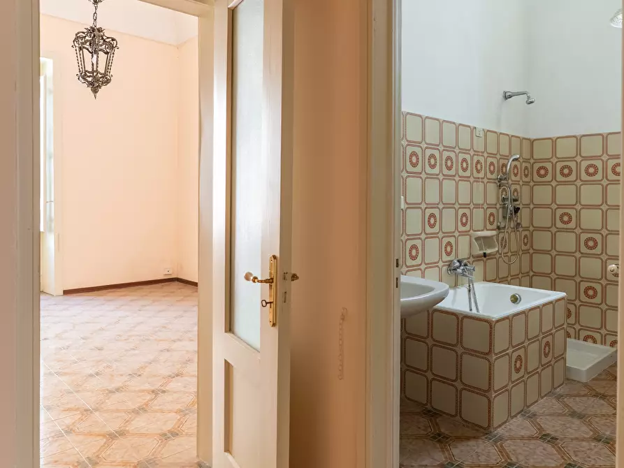 Immagine 39 di Palazzo in vendita  in Via Giacomo Matteotti a Nardo'