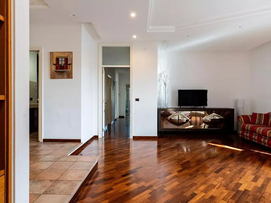 Immagine 51 di Quadrilocale in vendita  in Via Salvatore Matarrese 10 a Bari