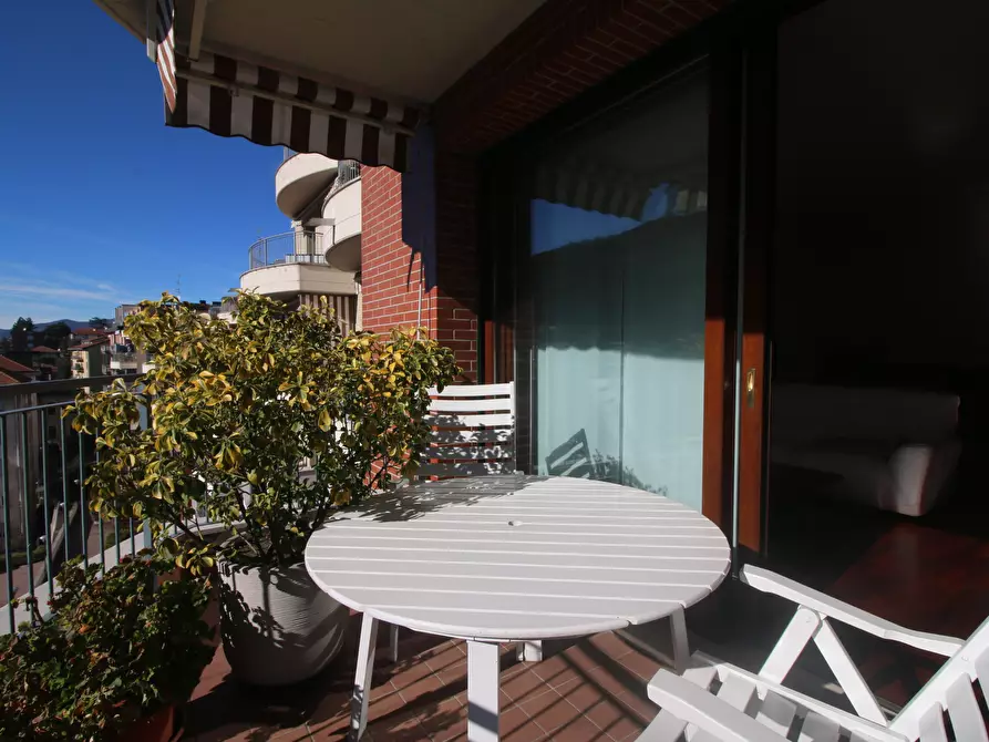 Immagine 6 di Trilocale in vendita  a Como