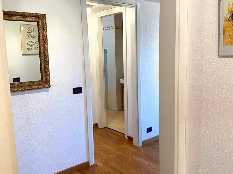 Immagine 33 di Quadrilocale in vendita  a Brunate