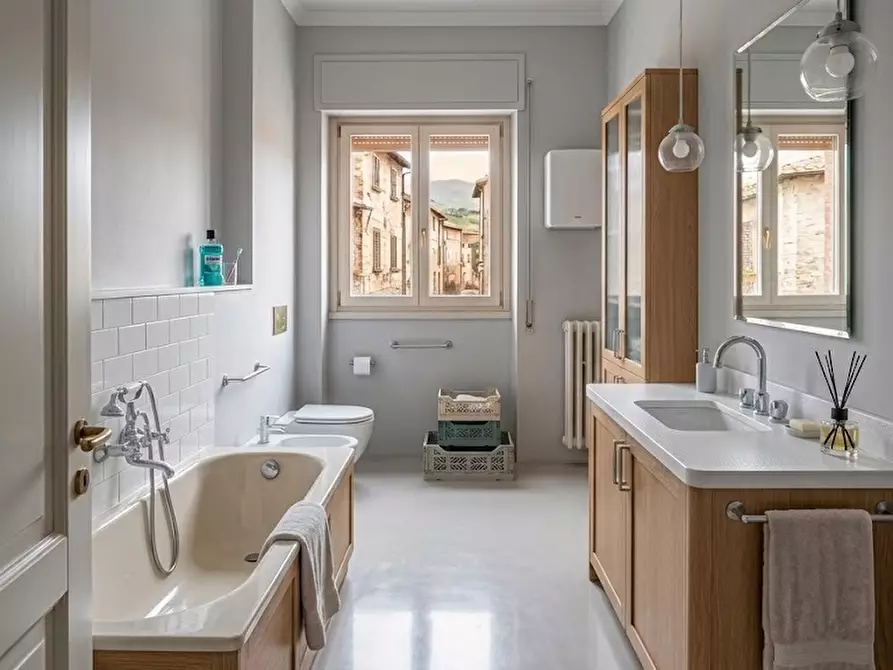 Immagine 10 di Quadrilocale in vendita  in Via Regina Elena 23 a Lecce