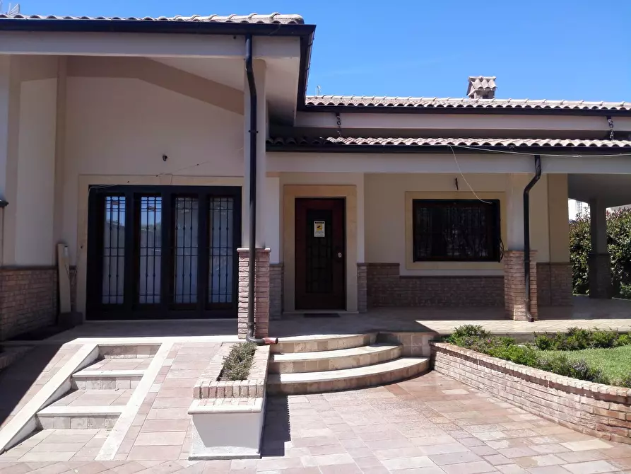 Immagine 3 di Casa bifamiliare in vendita  in Via Aurora 22 a Anzio