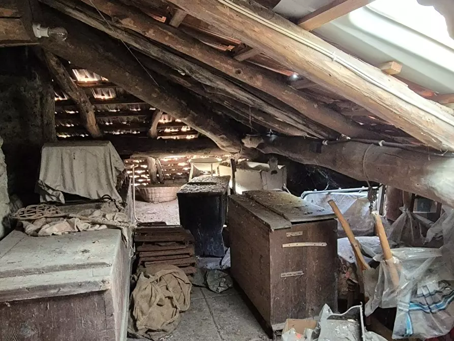 Immagine 27 di Porzione di casa in vendita  a Faggeto Lario