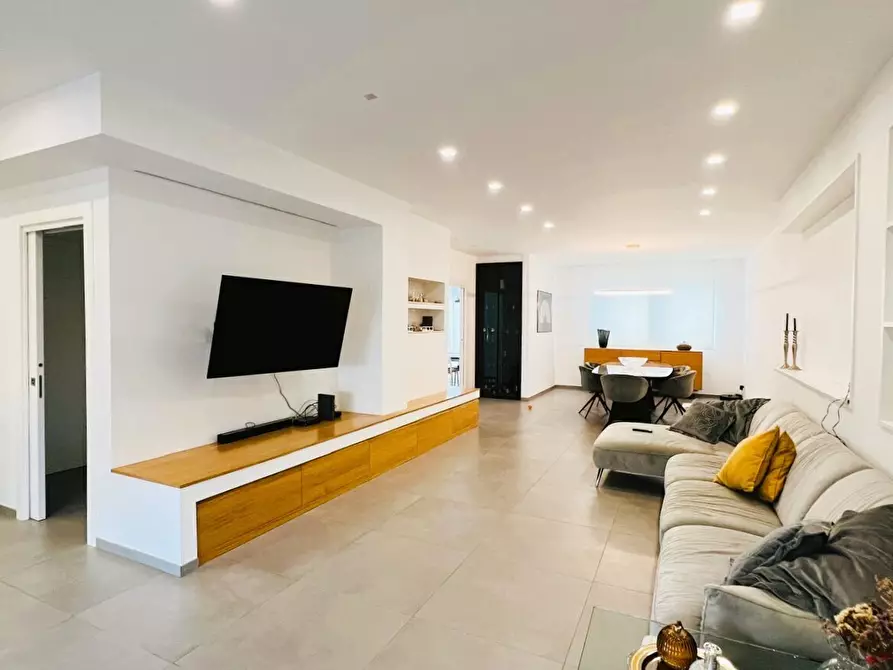 Immagine 12 di Villetta a schiera in vendita  in Via Michele Massari 13 a Lecce