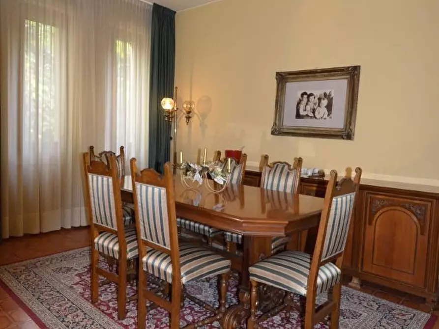 Immagine 13 di Villa in vendita  in via Lodorina 11 a Erba