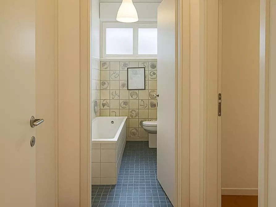 Immagine 8 di Trilocale in affitto  in Via Arturo Graf 52 a Roma