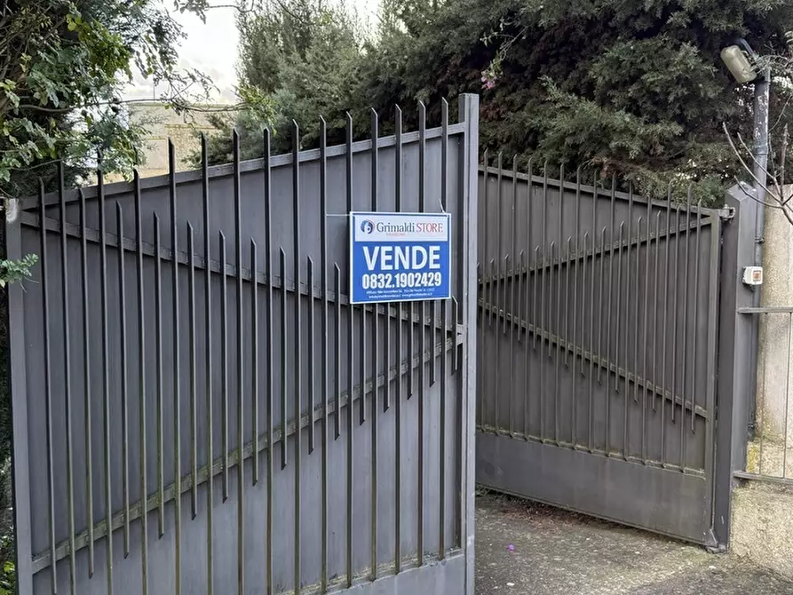 Immagine 13 di Casa indipendente in vendita  in SP361 a Parabita