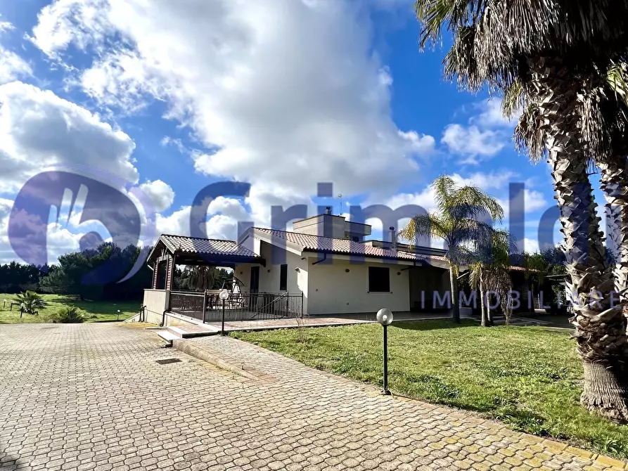 Immagine 30 di Villa in vendita  in Strada I Nucleo Erchie Piccola 10 a Lizzanello