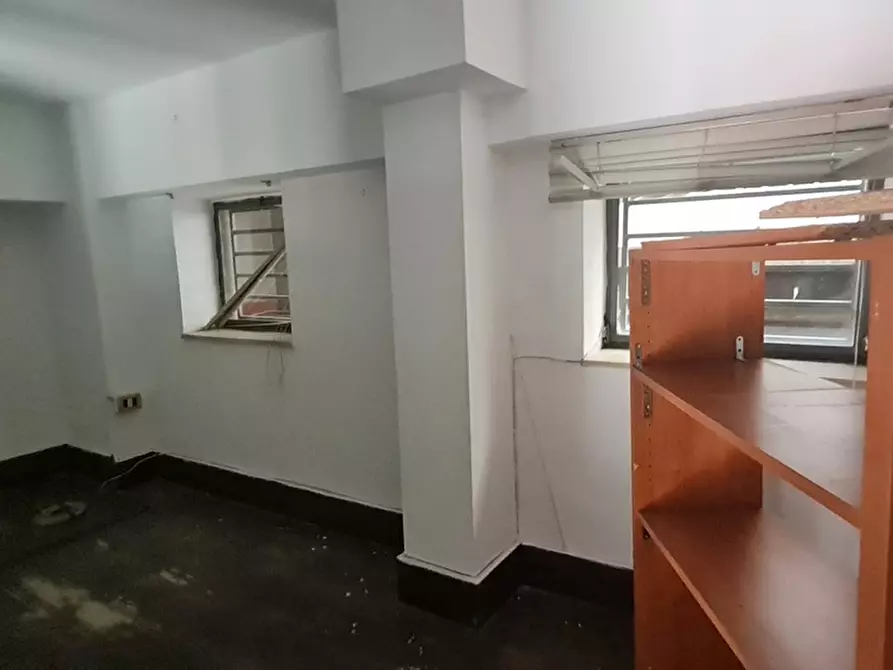 Immagine 13 di Locale commerciale in affitto  in Via Santa Maria La Porta 14 a Messina