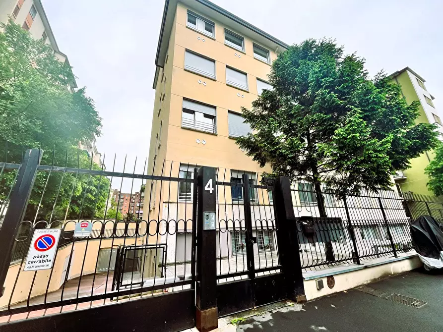 Immagine 18 di Appartamento in vendita  in Via Staro 4 a Milano