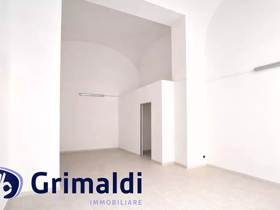 Immagine 6 di Locale commerciale in vendita  in Via Giuseppe Martucci 79 a Napoli