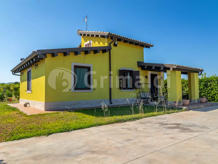 Immagine 1 di Villa in vendita  a Avola