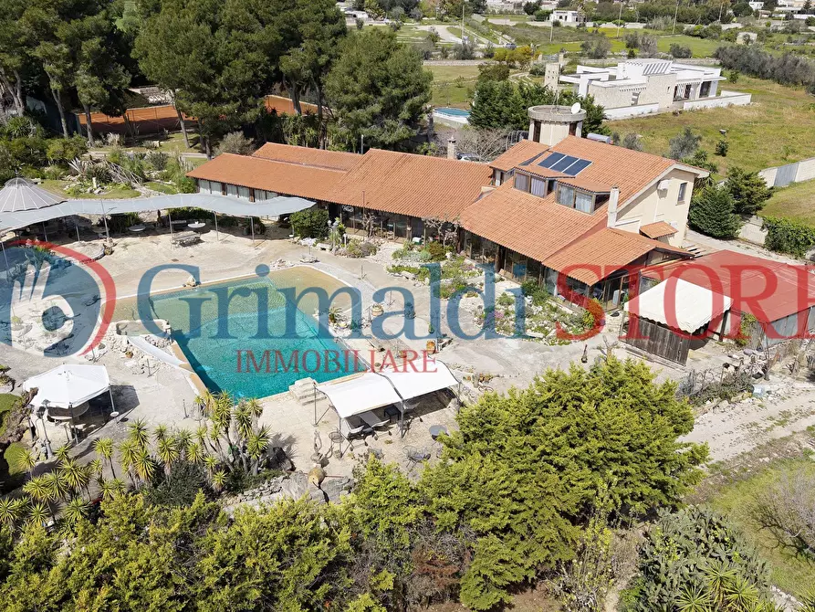 Immagine 100 di Casa indipendente in vendita  in C.S. Lu Monte 1 a Lizzanello