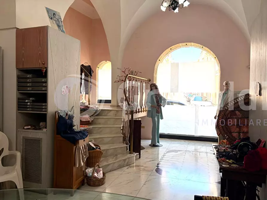 Immagine 36 di Locale commerciale in vendita  in Via Aldo Moro 89 a Tuglie