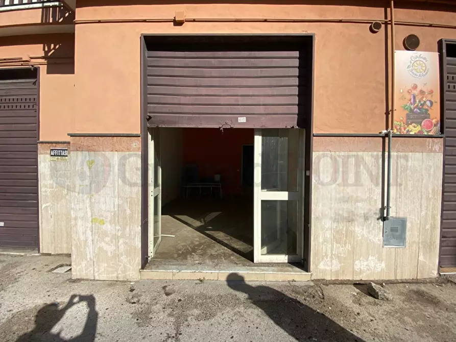 Immagine 4 di Locale commerciale in affitto  a Giugliano In Campania