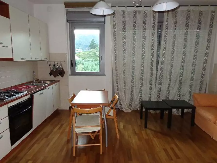 Immagine 2 di Appartamento in affitto  a La Spezia