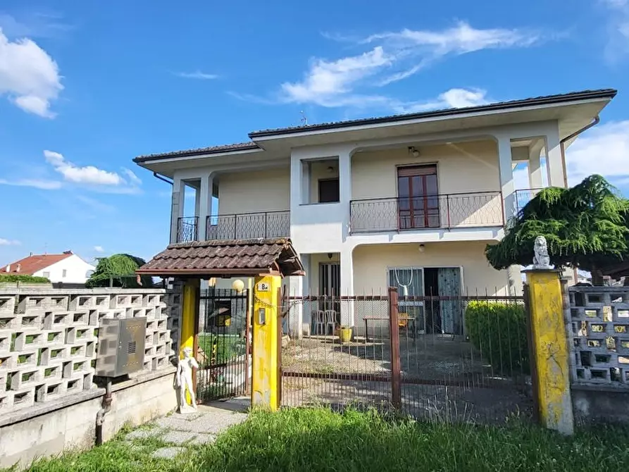 Immagine 3 di Villa in vendita  in Via Magenta 4 a Villata