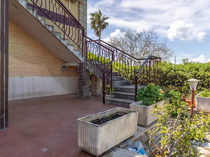 Immagine 36 di Villa in vendita  in Via Camaiore 2 a Lecce