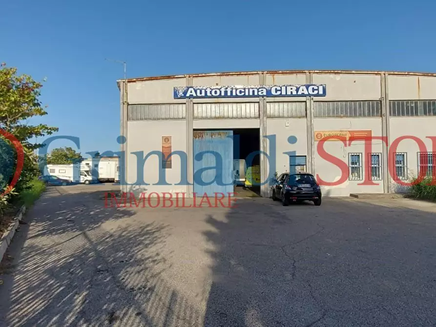 Immagine 1 di Attività artigianale in vendita  in Via Enrico Fermi 32 a Brindisi