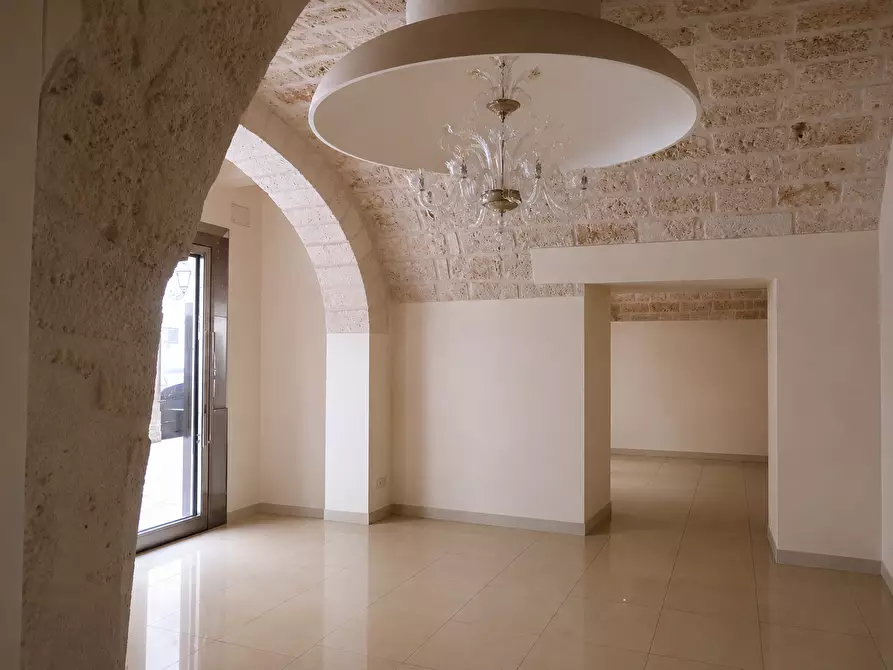 Immagine 19 di Palazzo in vendita  in Viale Unità D'Italia 18 a Fasano
