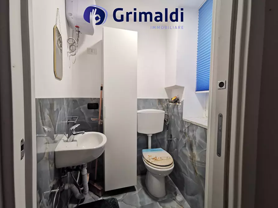 Immagine 6 di Locale commerciale in vendita  in Corso Vittorio Emanuele a Napoli