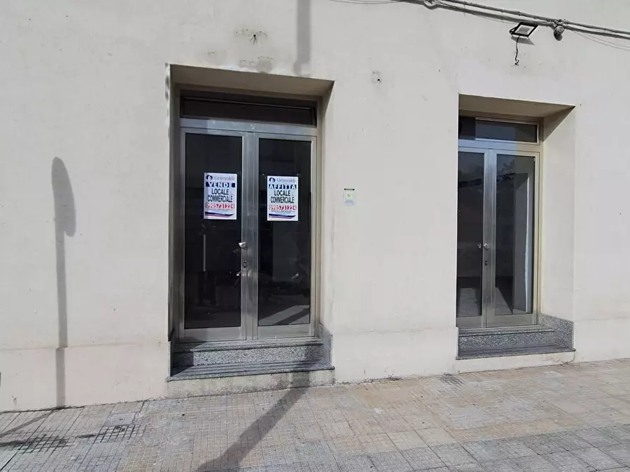 Immagine 2 di Locale commerciale in vendita  in Via Consolare Pompea 1561 a Messina