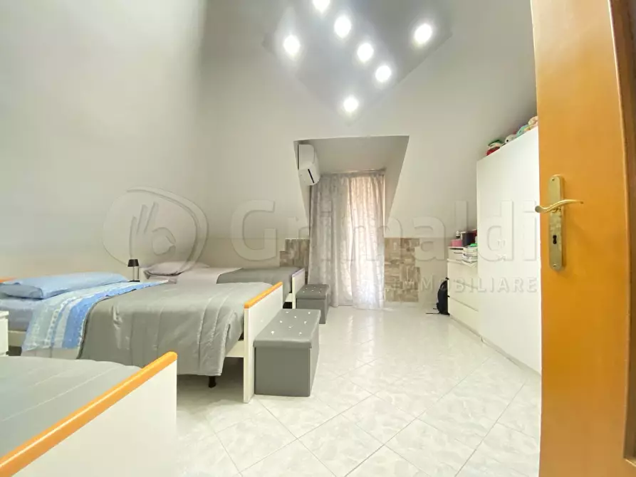 Immagine 8 di Mansarda in vendita  a Giugliano In Campania